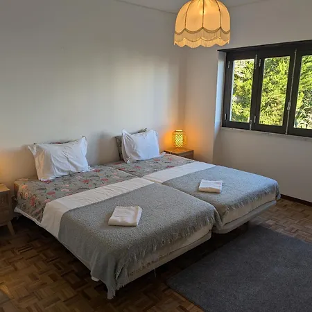 Rustic Retreat - Country With Large Garden, Exquisite Gym, And Nearby The